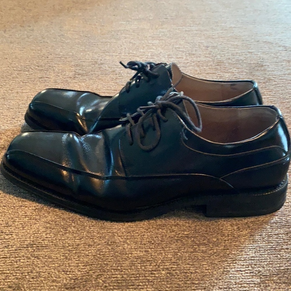 florsheim men’s dress shoes; size 10.5